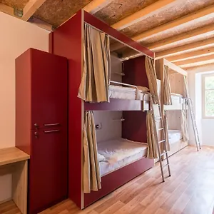  Auberge de jeunesse Antique